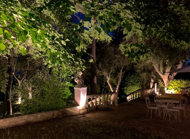 VILLA PROVENCALE ET SON DOMAINE ILLUMINÉS POUR L'ÉTÉ ! – Éclairer son jardin  – Jardins de Nuit