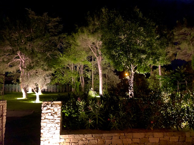 VILLA PROVENCALE ET SON DOMAINE ILLUMINÉS POUR L'ÉTÉ ! – Éclairer son jardin  – Jardins de Nuit